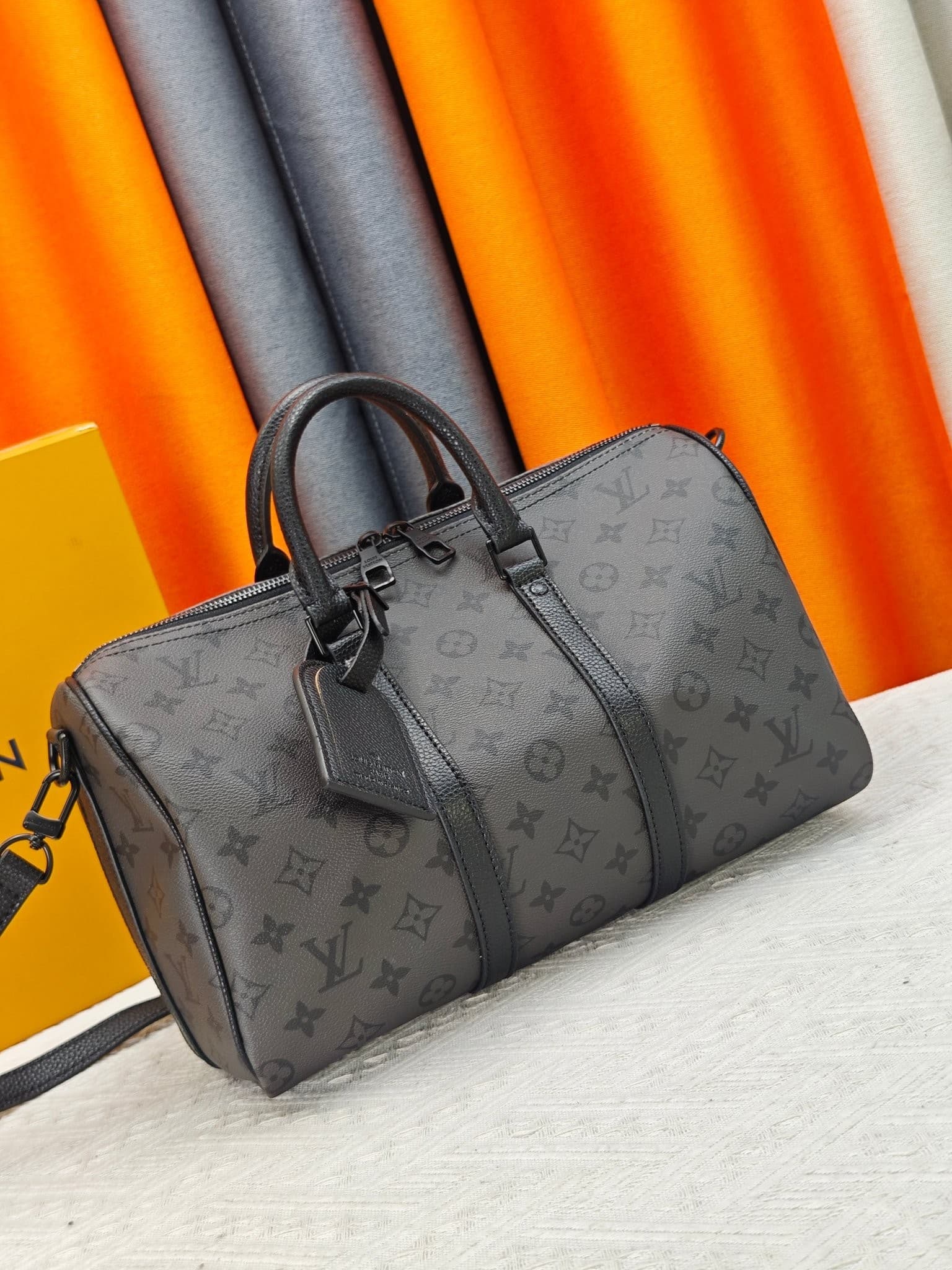 L X V Keepall Bandoulière 35 M28370 Size:35X21X16cm