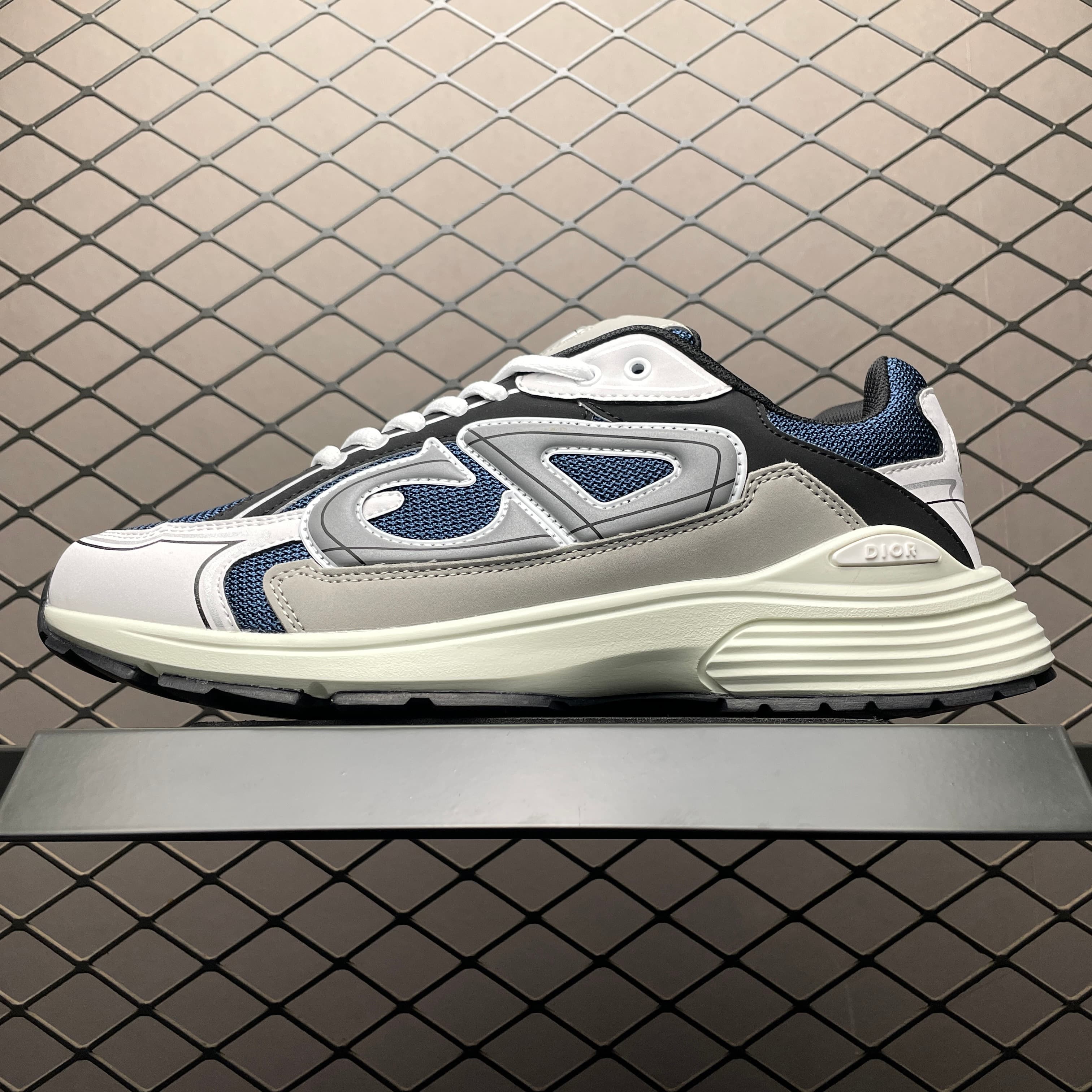 DR b30 sneaker