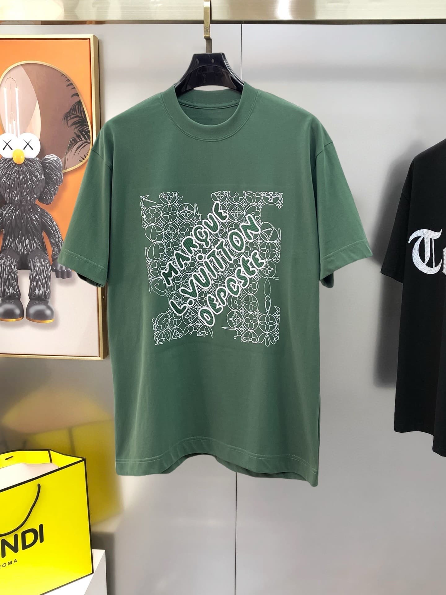 L X V T-shirt