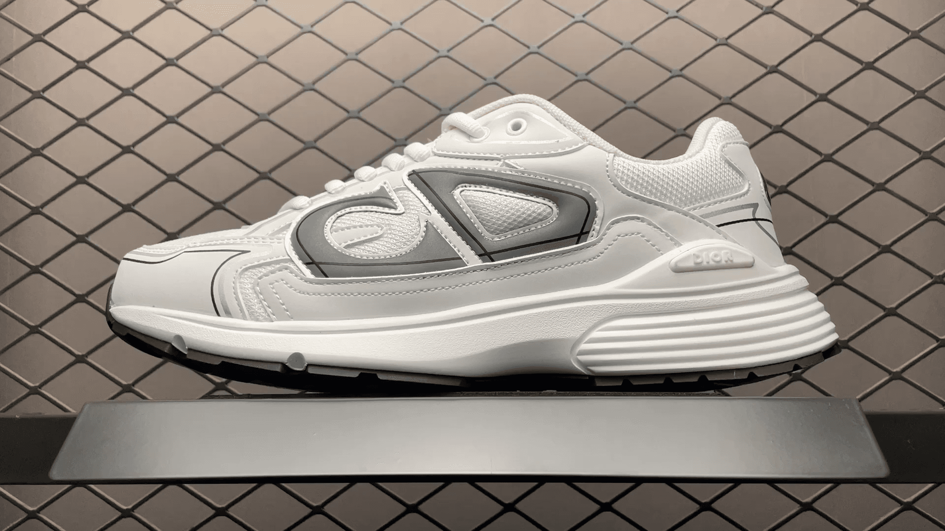 DR B30 Sneakers