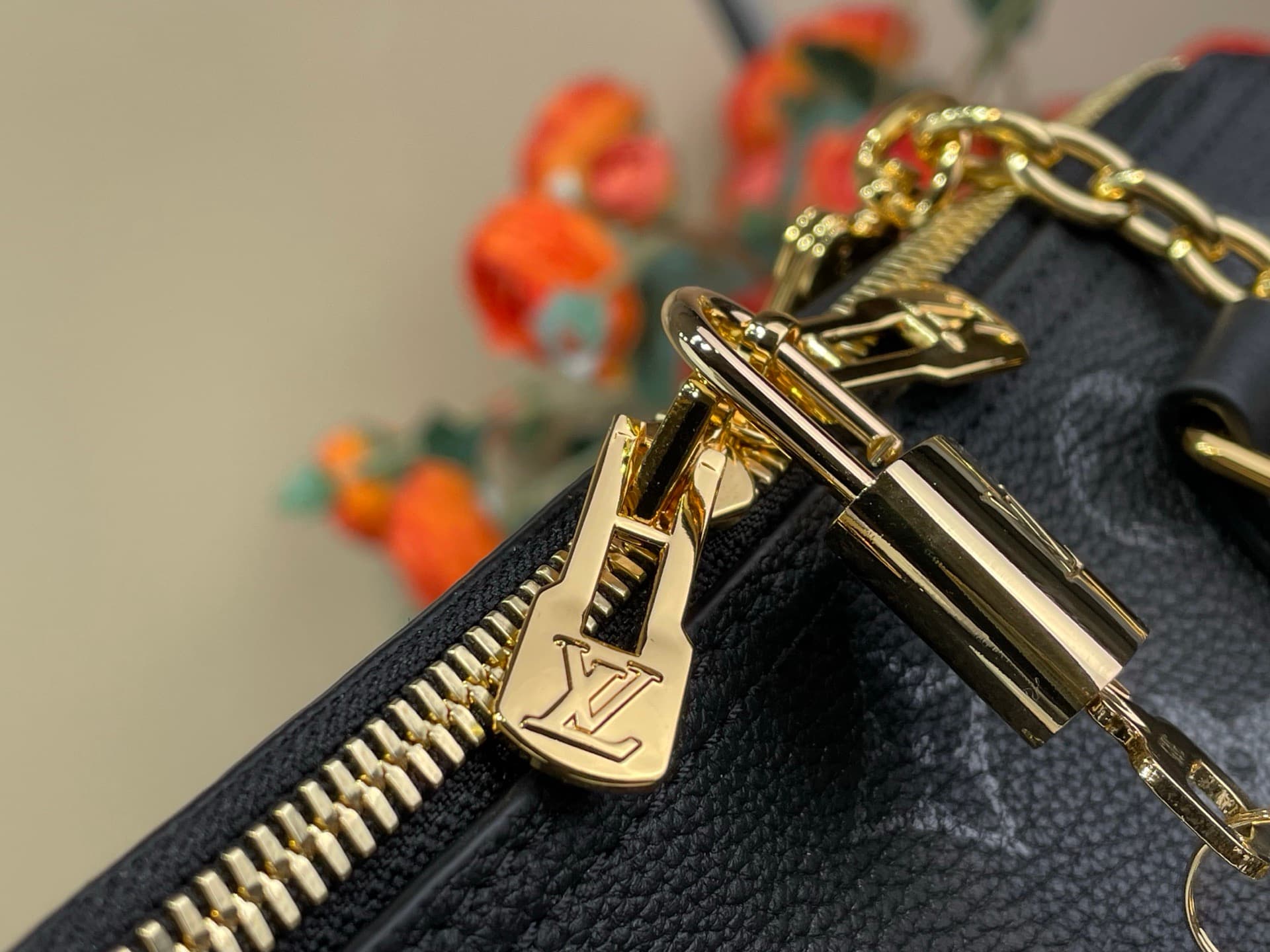 L X V Keepall Bandoulière 25 M26486 Size:25*18*13CM