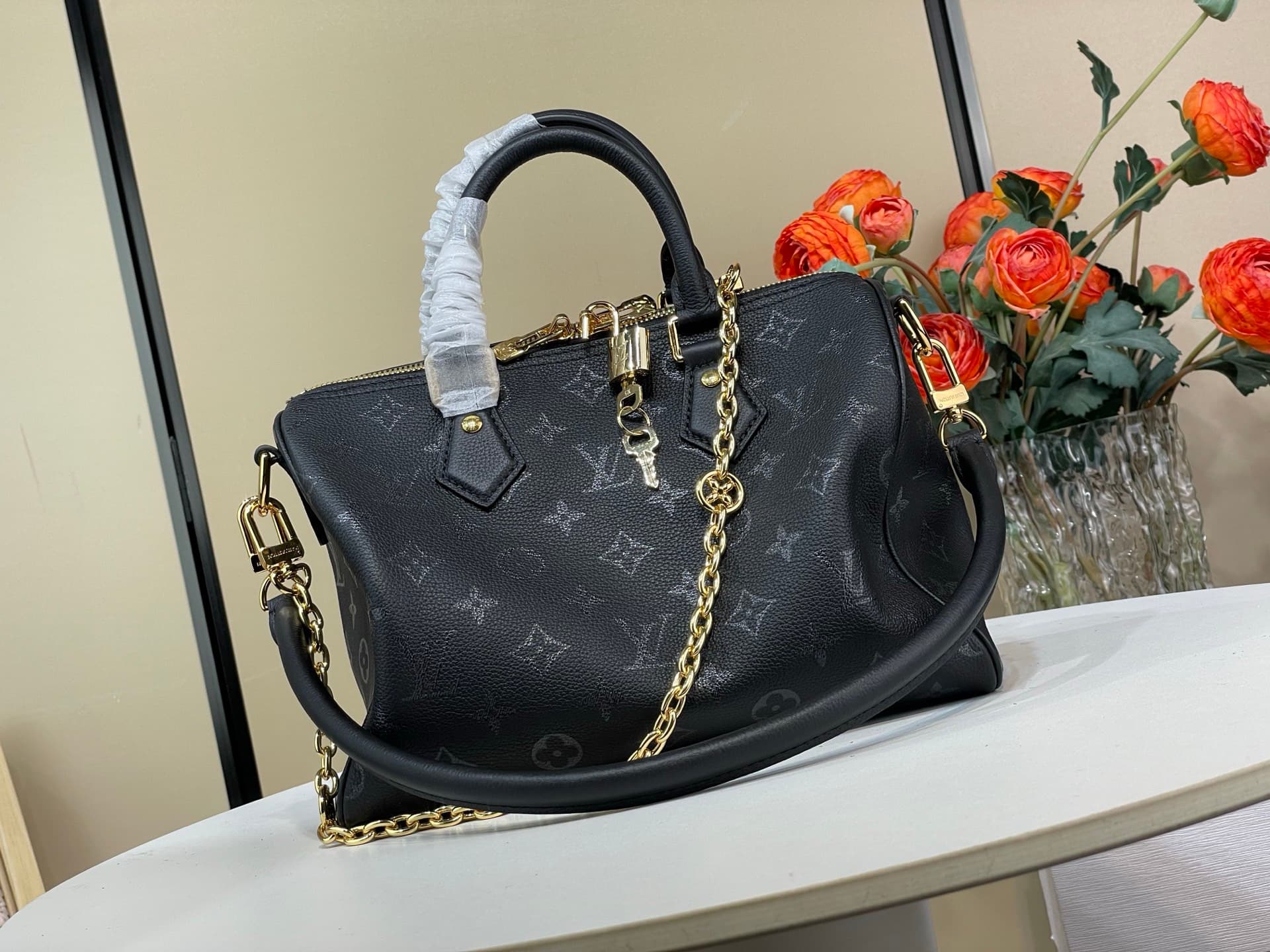 L X V Keepall Bandoulière 25 M26486 Size:25*18*13CM