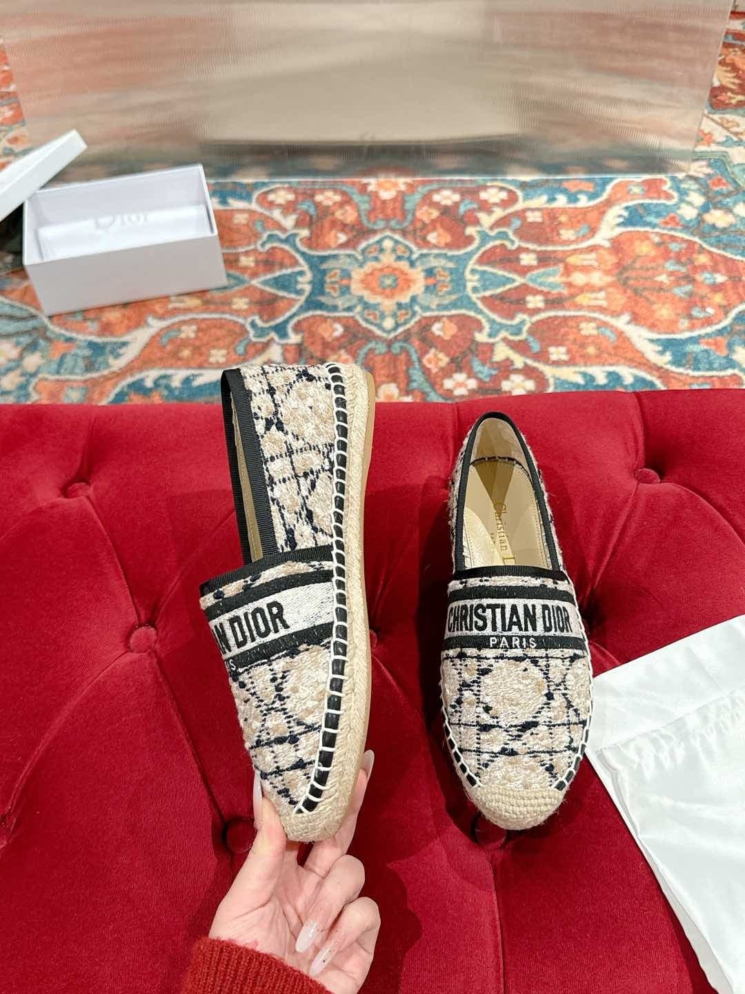 DR Fisherman's shoes