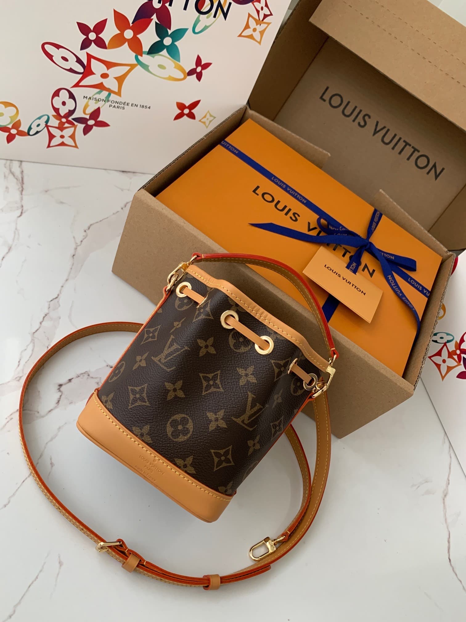 L X V NANO NOE M81266 size:13*16*10cm