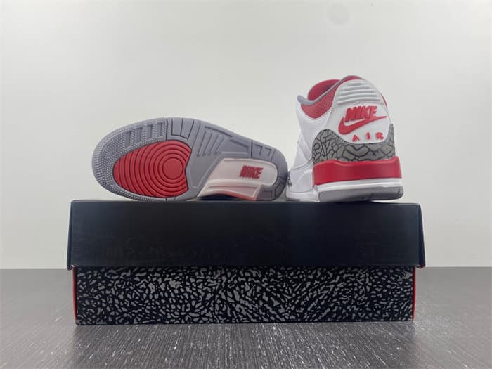 JRD 3 Retro Fire Red DN3707-160