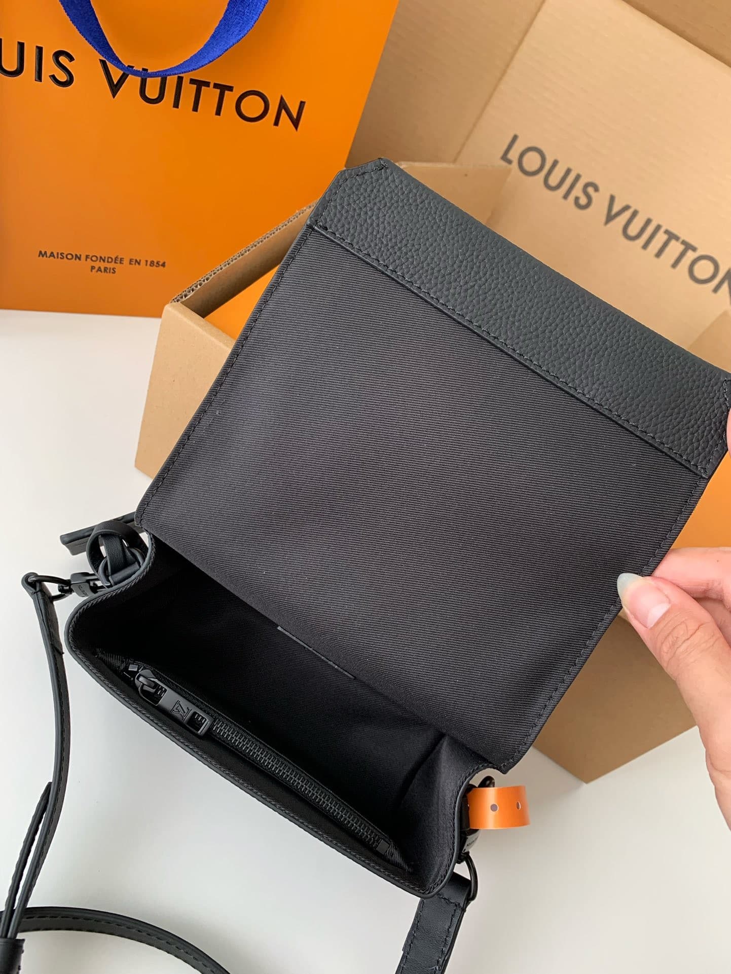 L X V FLAP 17.3*12*7cm