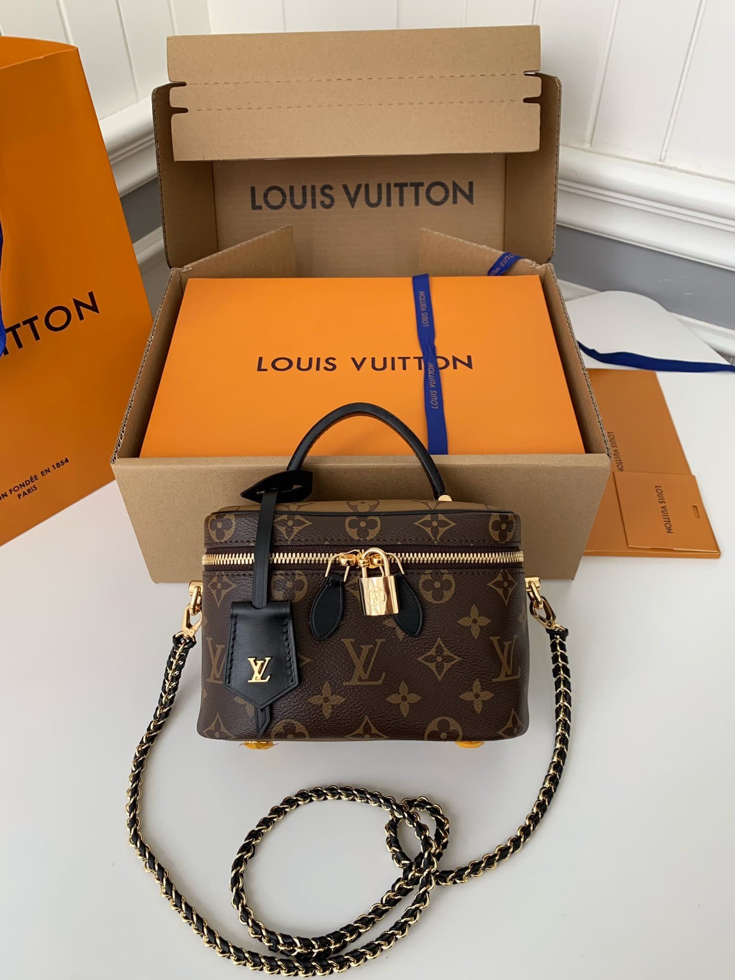 L X V VANITY M45165 19*13*11cm