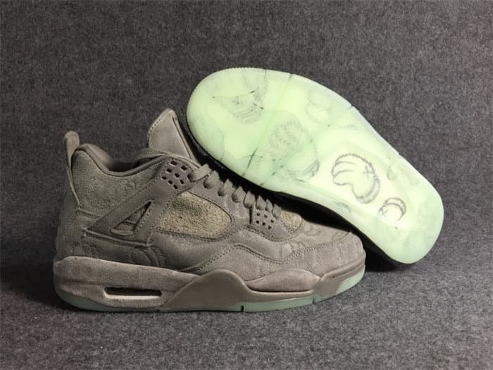 JRD 4 Retro Kaws 930155-003
