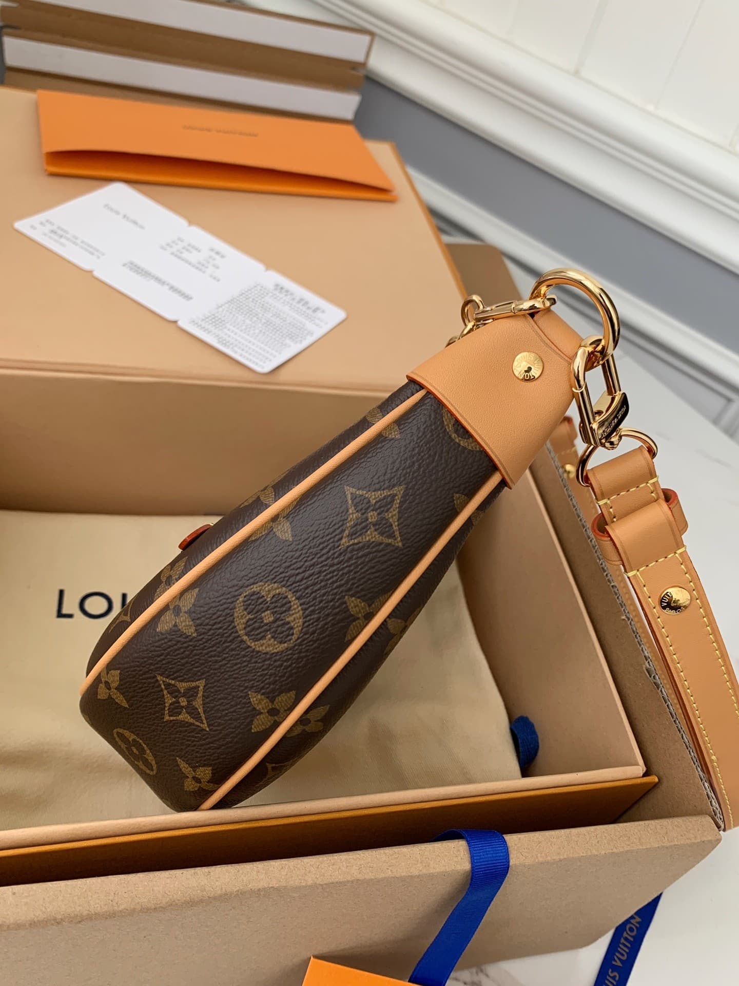 L X V Loop M81098 23*13*6cm