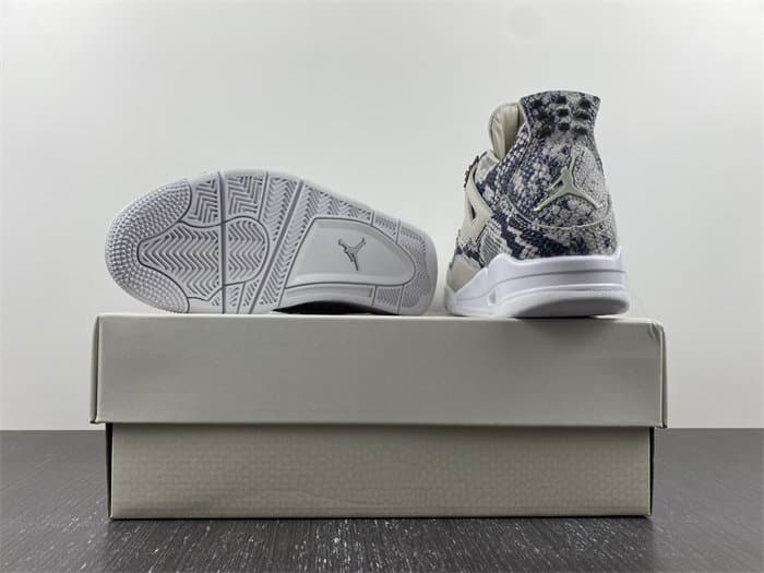 JRD 4 Retro 813191-030