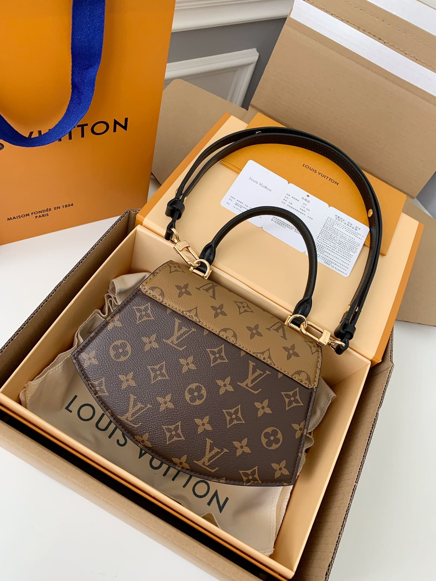 L X V S23 M46548 23.5*16.5*8cm