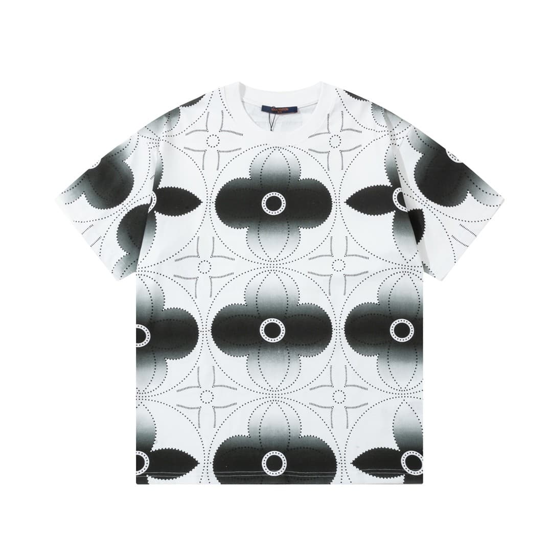 L X V Watercolor four-leaf grass water-dyed t-shirt
