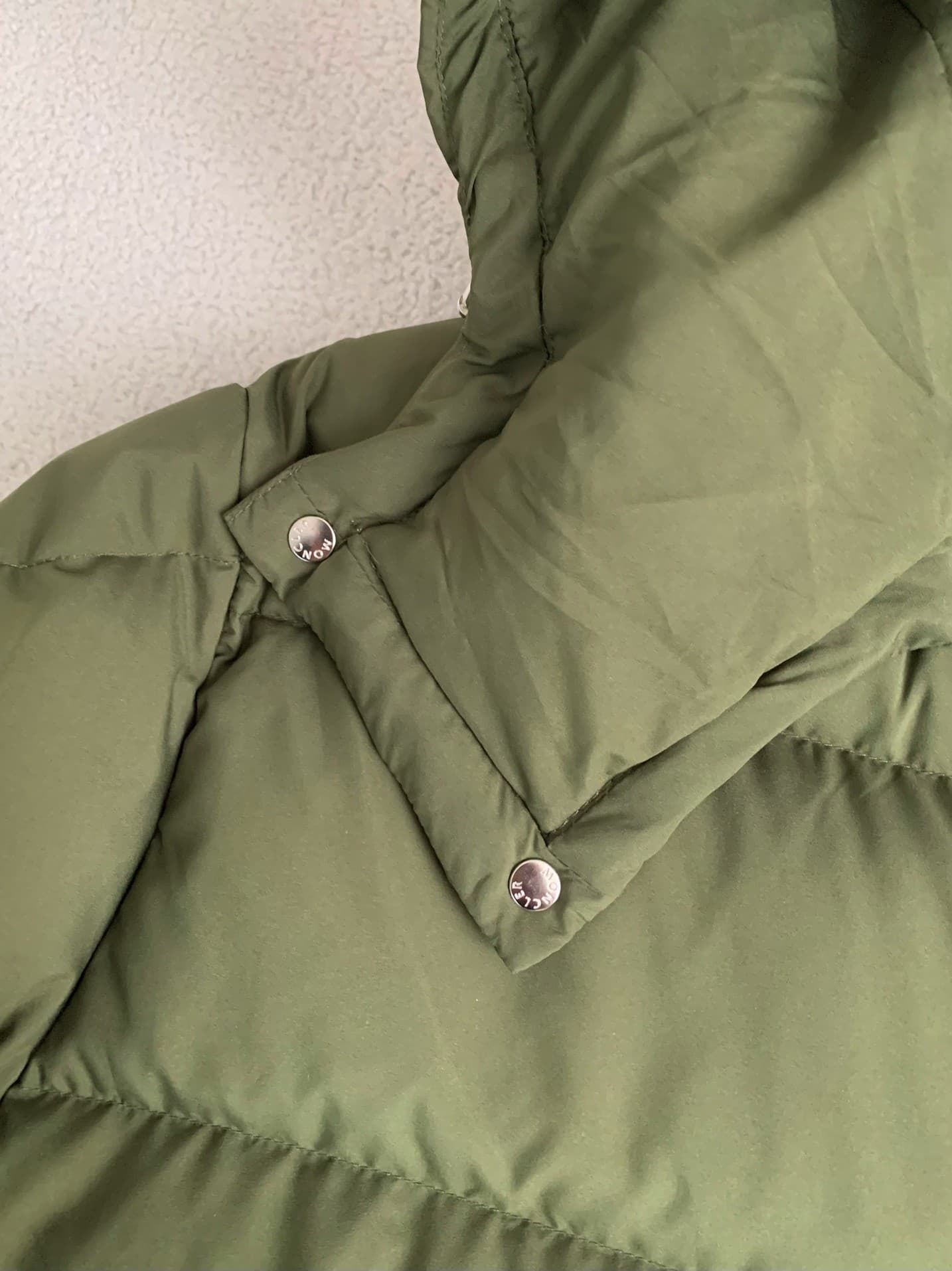 MONC Vezere Short Down Jacket