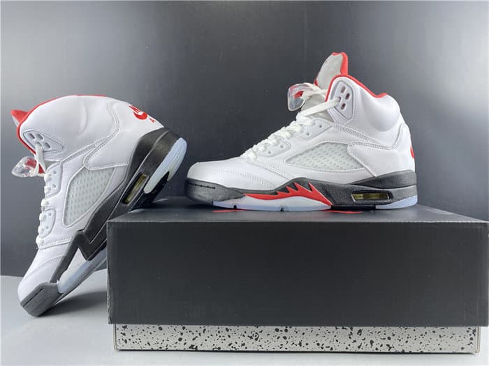 JRD5 Fire Red Silver Tongue DA1911-102