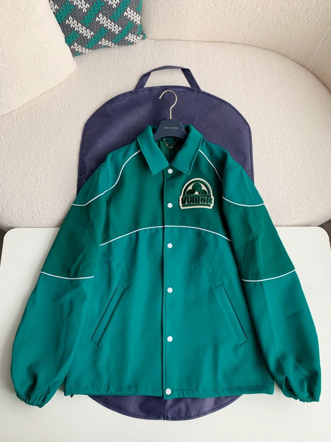 L X V Zip windproof jacket