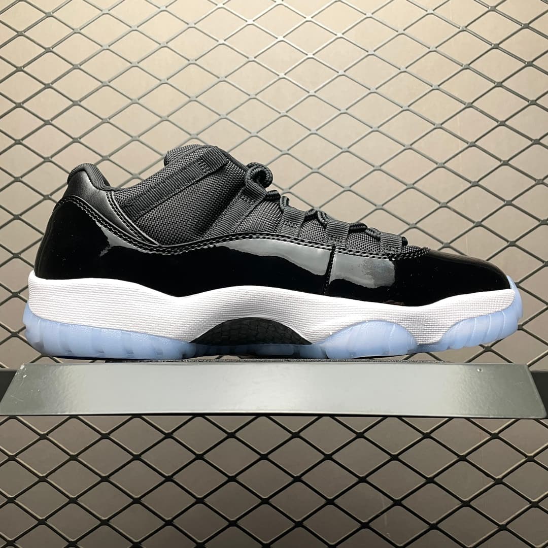 JRD 11 Retro Low FV5104-004