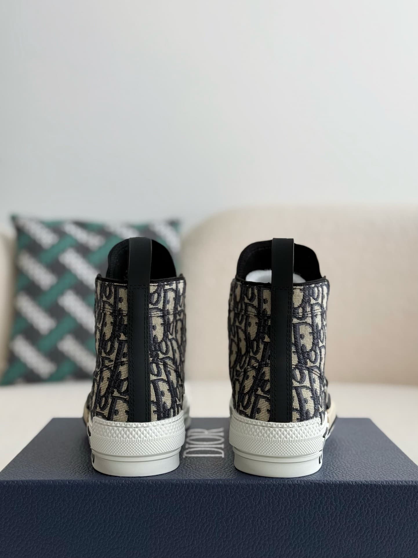 DR B23 logo print high top sneakers
