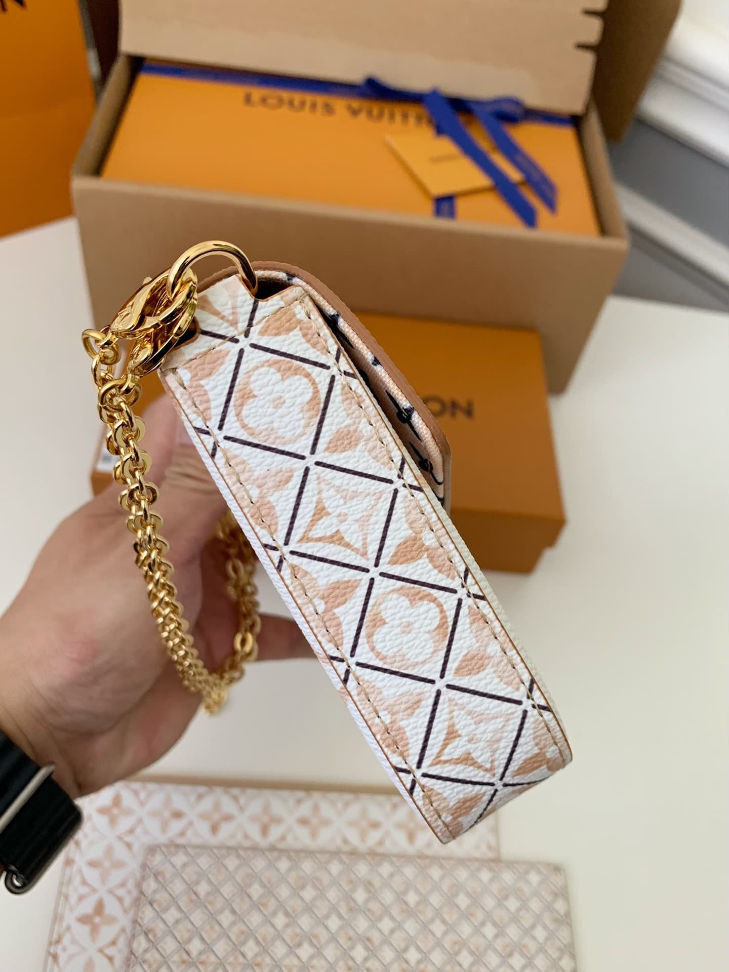 L X V POCHETTE FÉLICIE 21*12*3cm