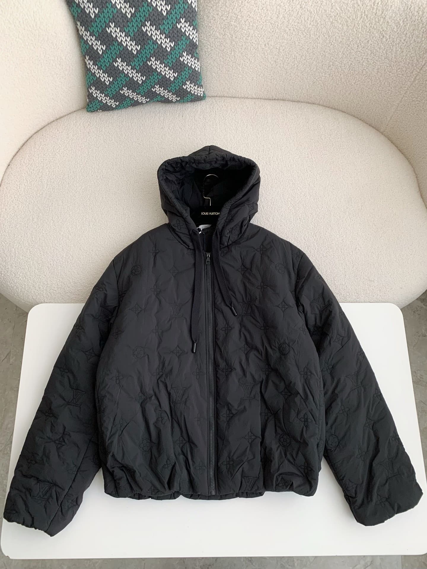 L X V Hooded jacket