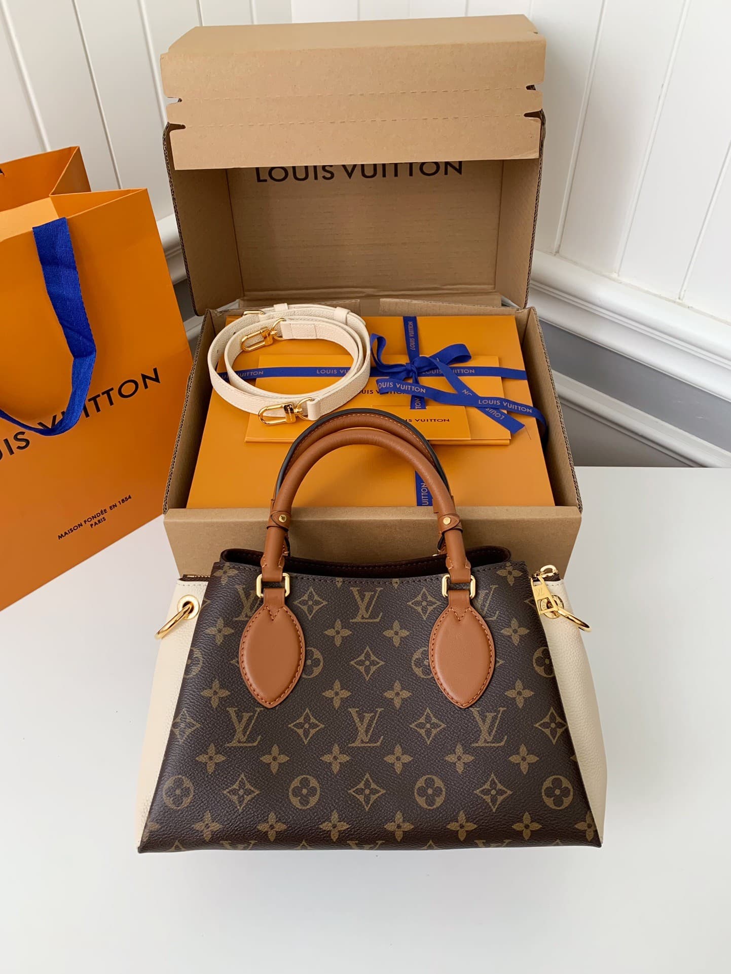 L X V VENDOME 26*18*15cm