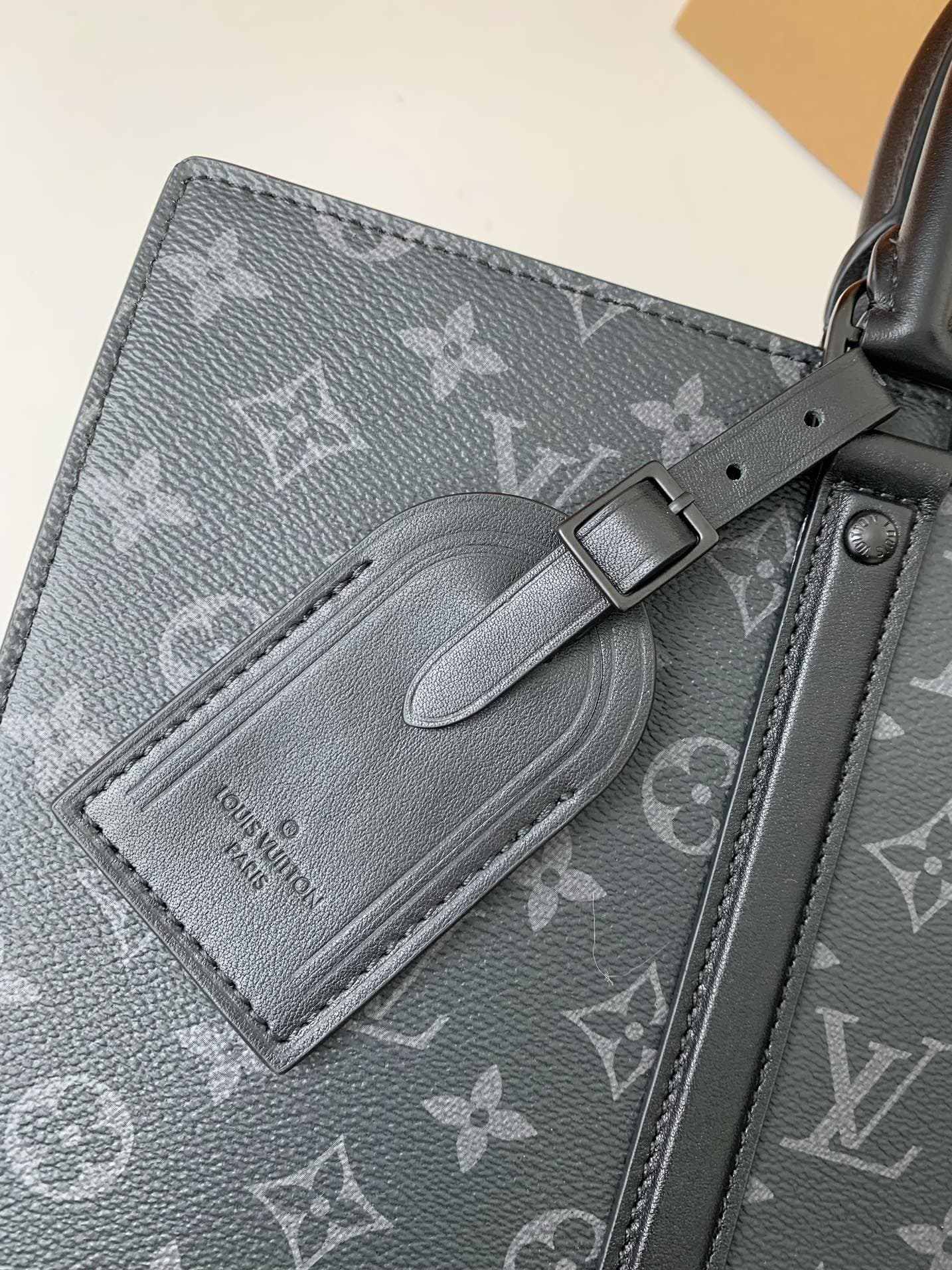 L X V's new Sac Plat Horizontal Zippé men's black flower briefcase M45165 Size: 31*39*8.5cm