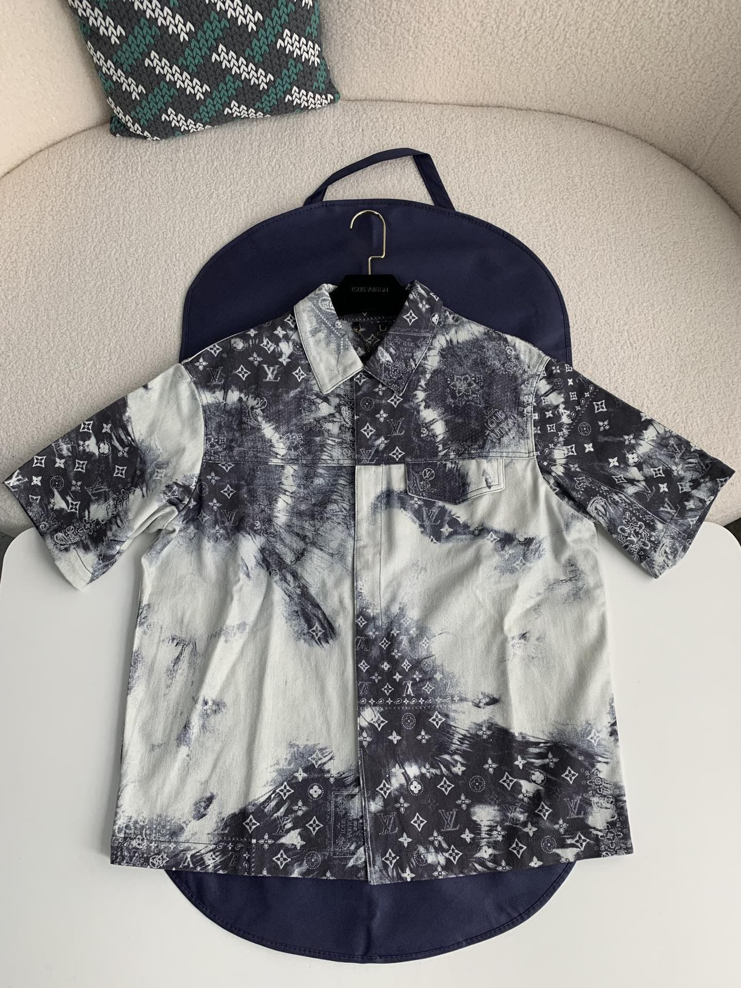 L X V Shirts