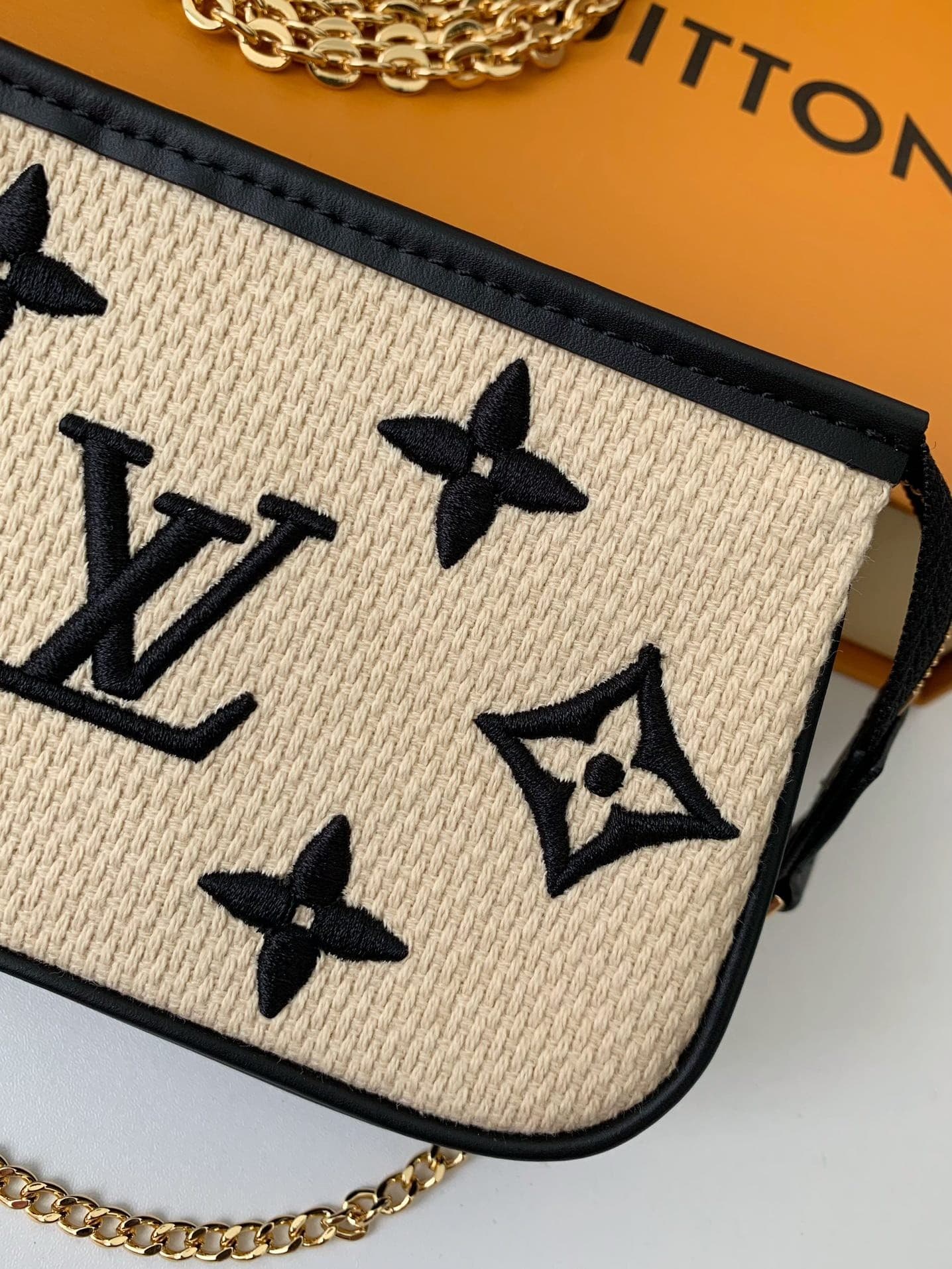 L X V MINI POCHETTE ACCESSOIRES 15.5*10.5*4cm