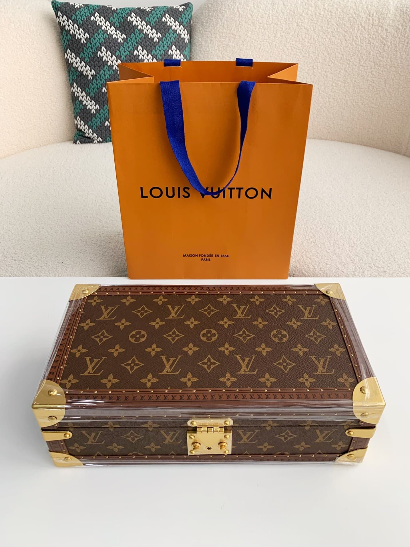 L X V Watch Storage Box Size:34*18*11cm