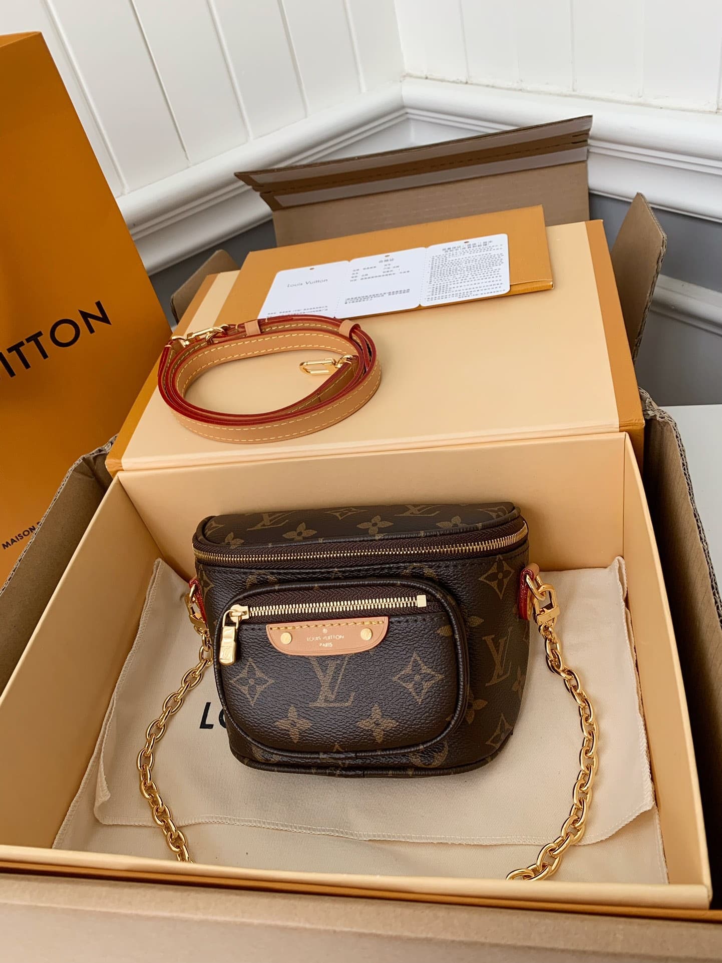 L X V 23 Mini Bumbag 17*12*9.5cm