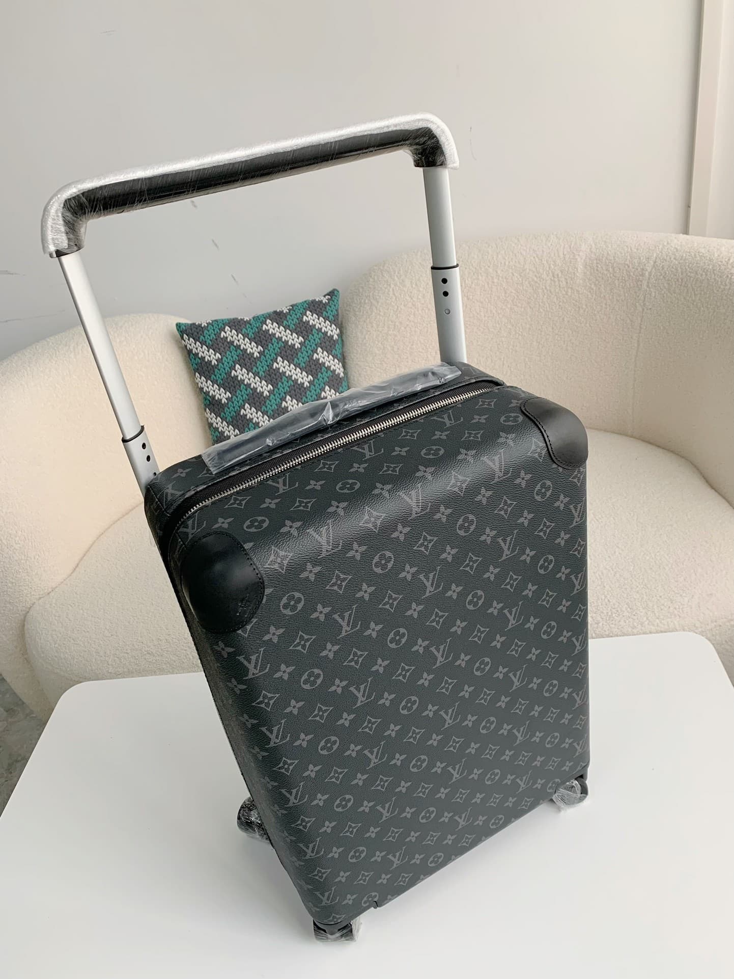 L X V suitcase 20 inches(Multiple colors)