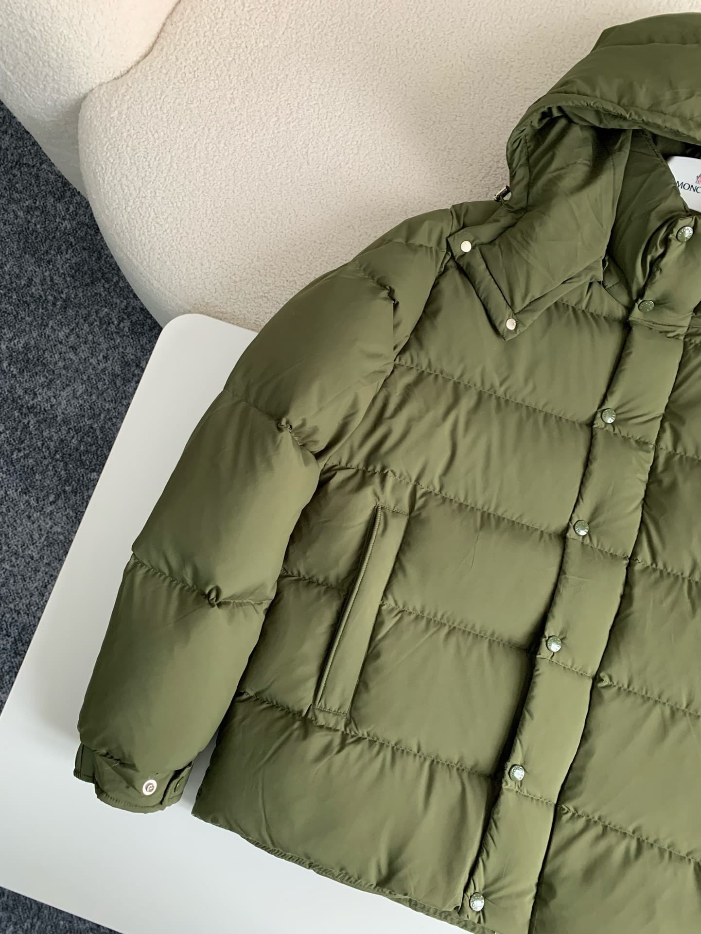 MONC Vezere Short Down Jacket