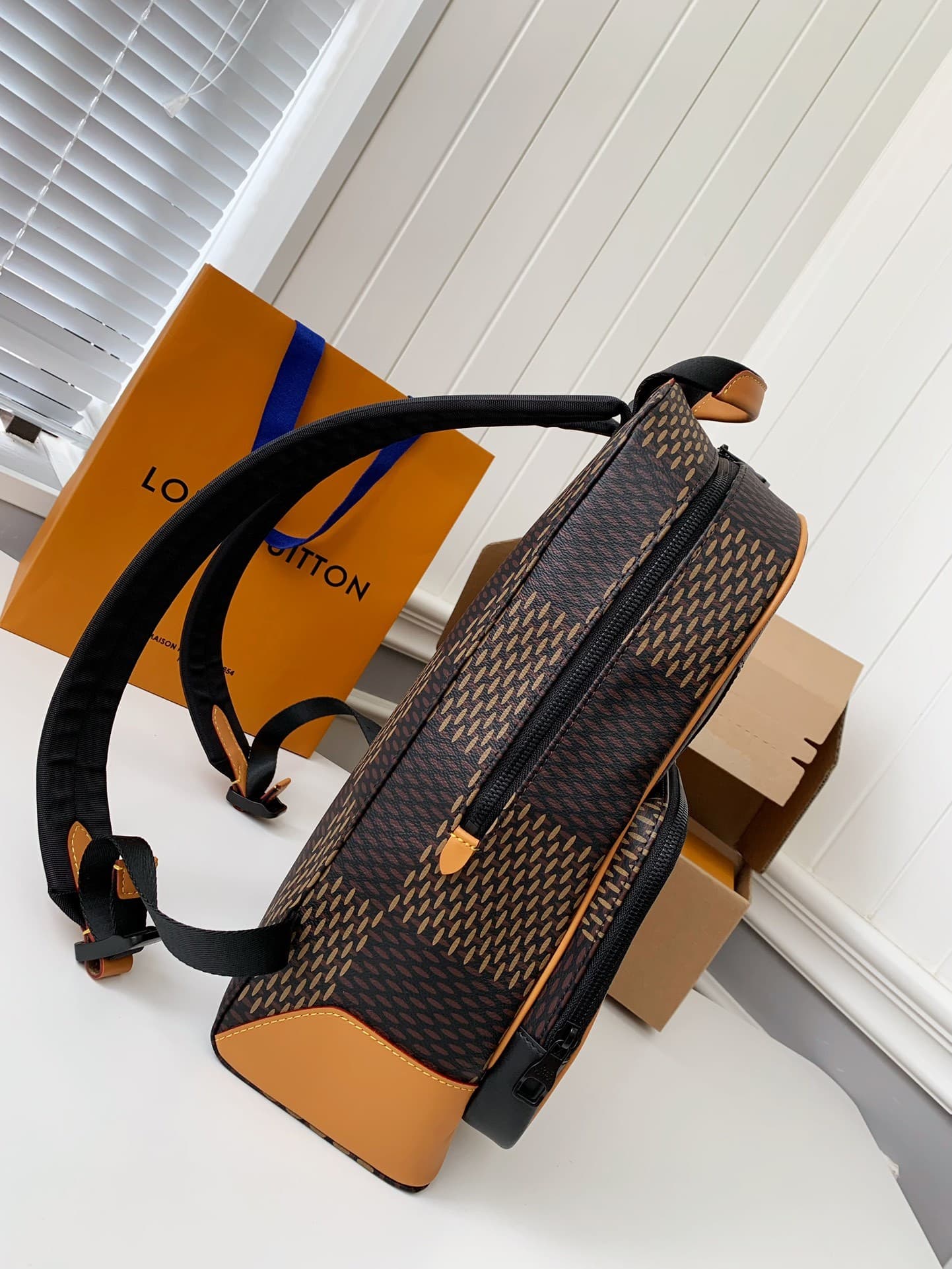 L X V × NIGO Campus 30*39*13cm
