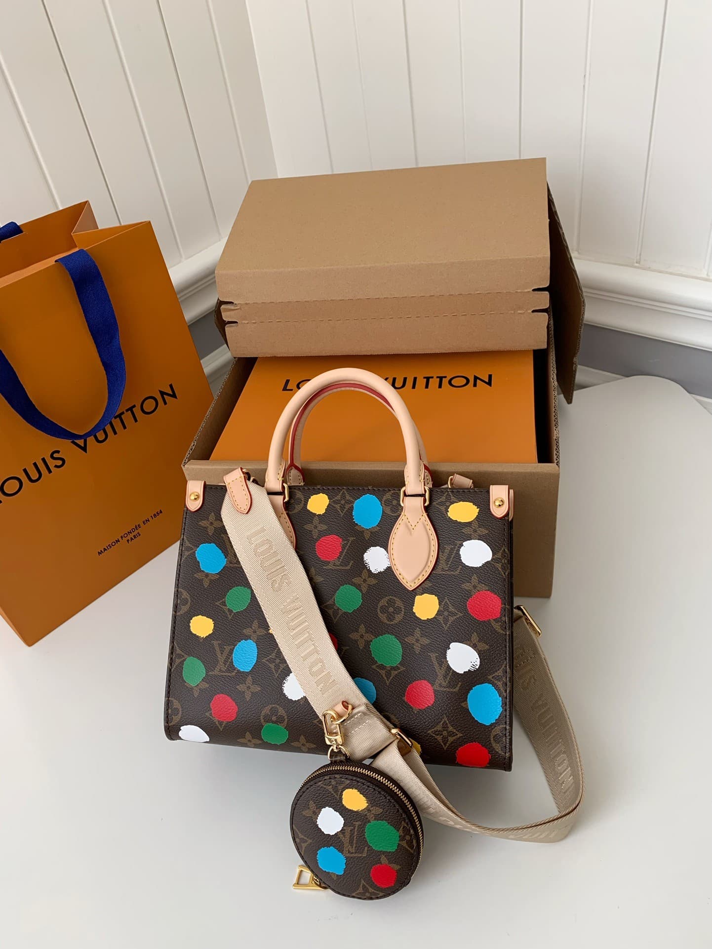 L X V x YK ONTHEGO 25*19*11.5cm