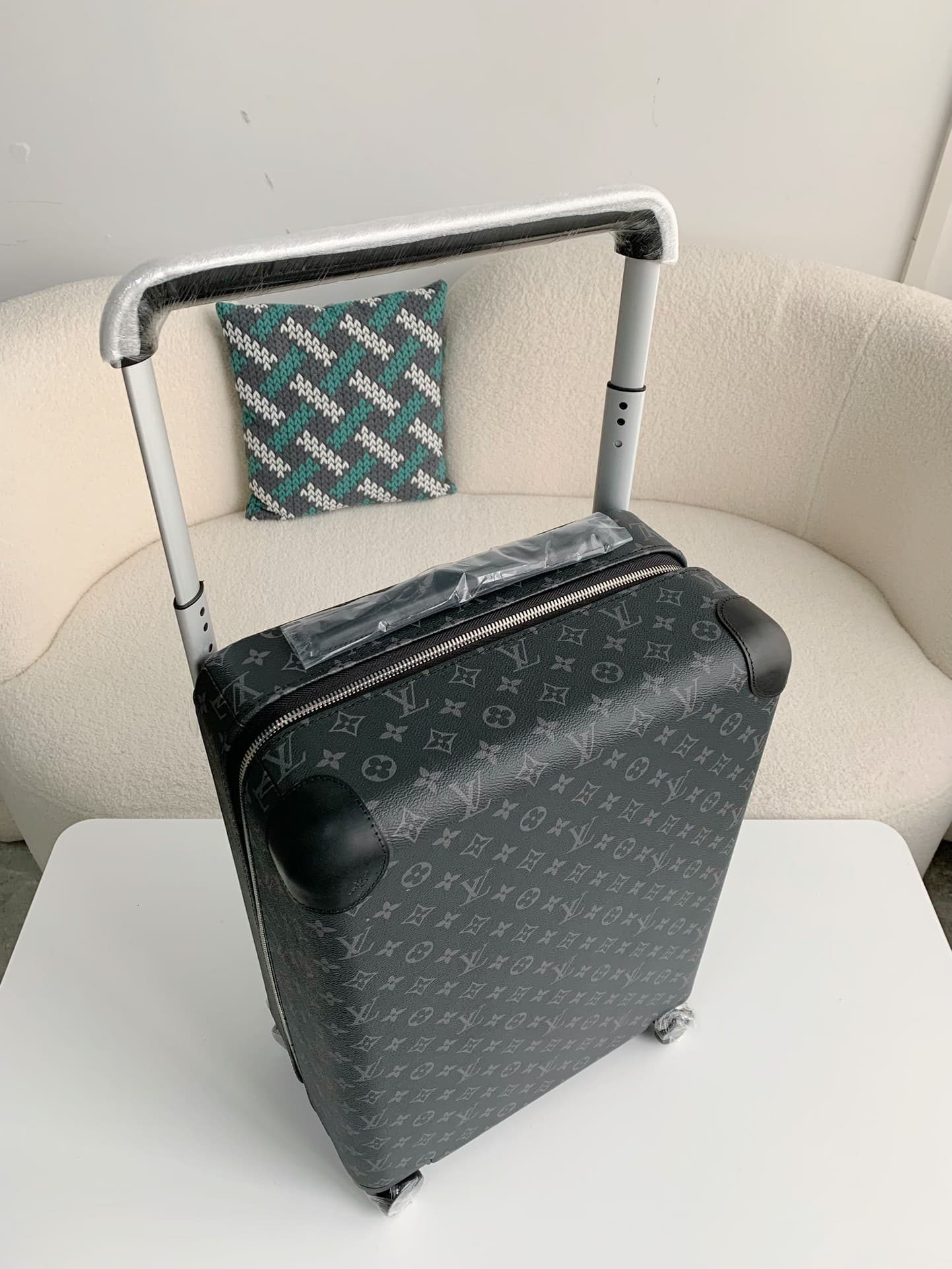 L X V suitcase 20 inches(Multiple colors)