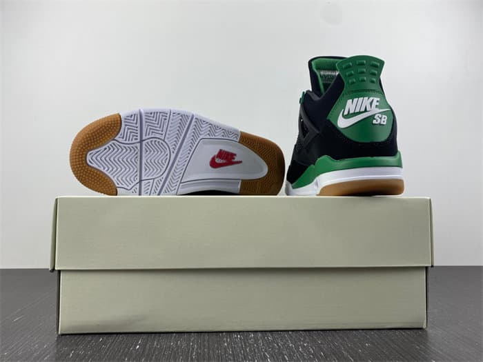 NK SB x Air JRD 4 DR5415-030