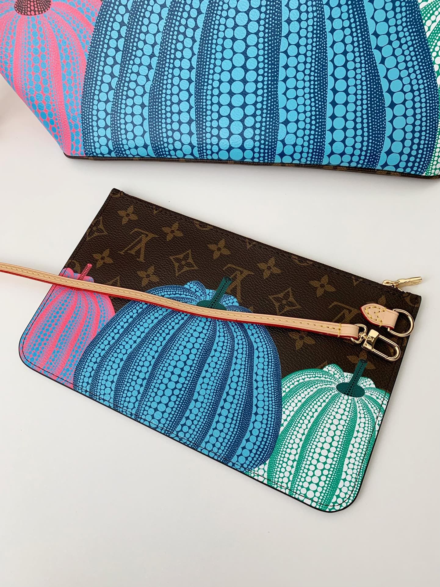 L X V x Yayoi Kusama NEVERFULL 31*28*14cm