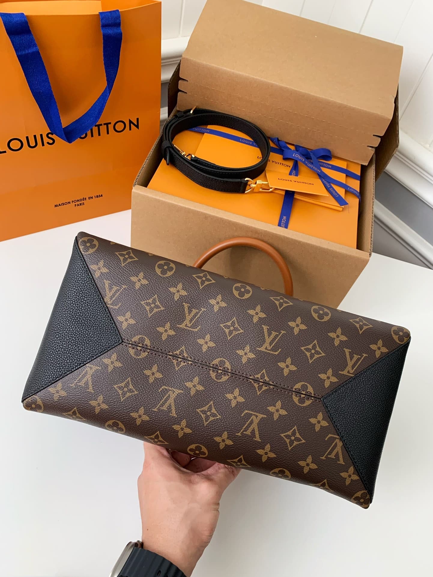 L X V VENDOME 36*22*18cm