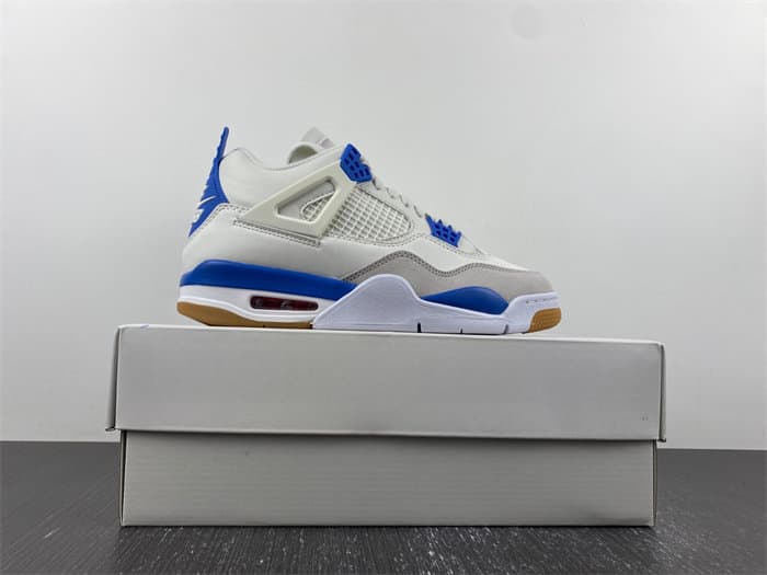 SB x JRD 4 “Sapphire” AJ4 DR5415-104