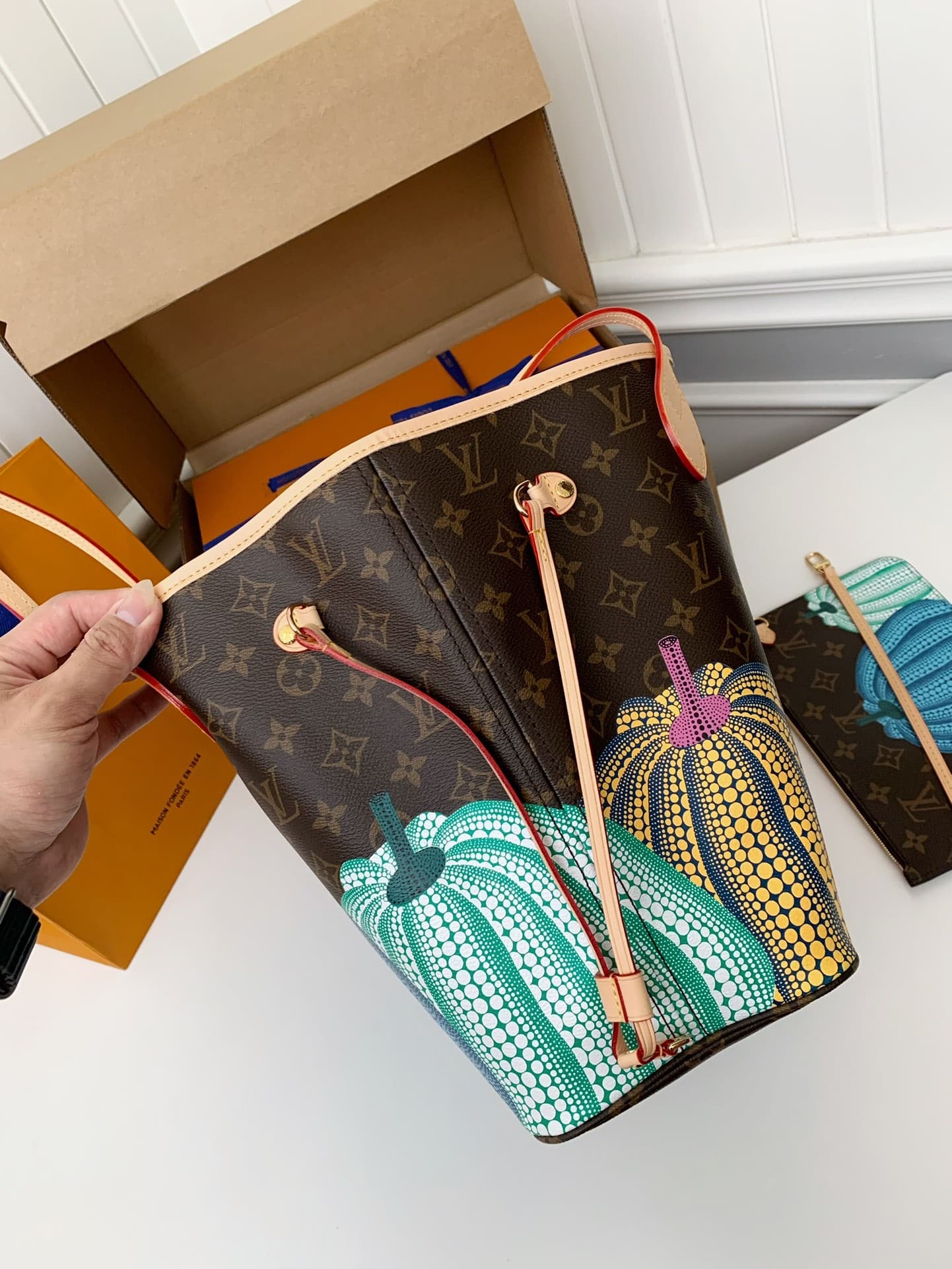 L X V x Yayoi Kusama NEVERFULL 31*28*14cm