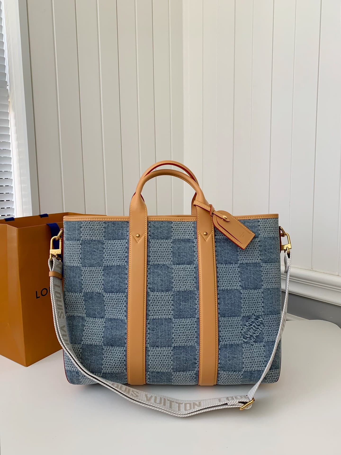 L X V New Weekend TOTE tannin jean bag N40702 Size:43*34*17.5cm