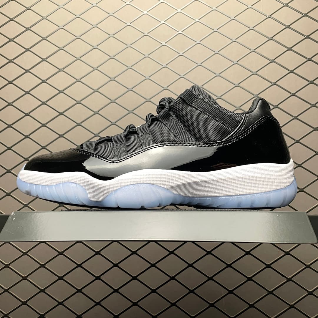 JRD 11 Retro Low FV5104-004