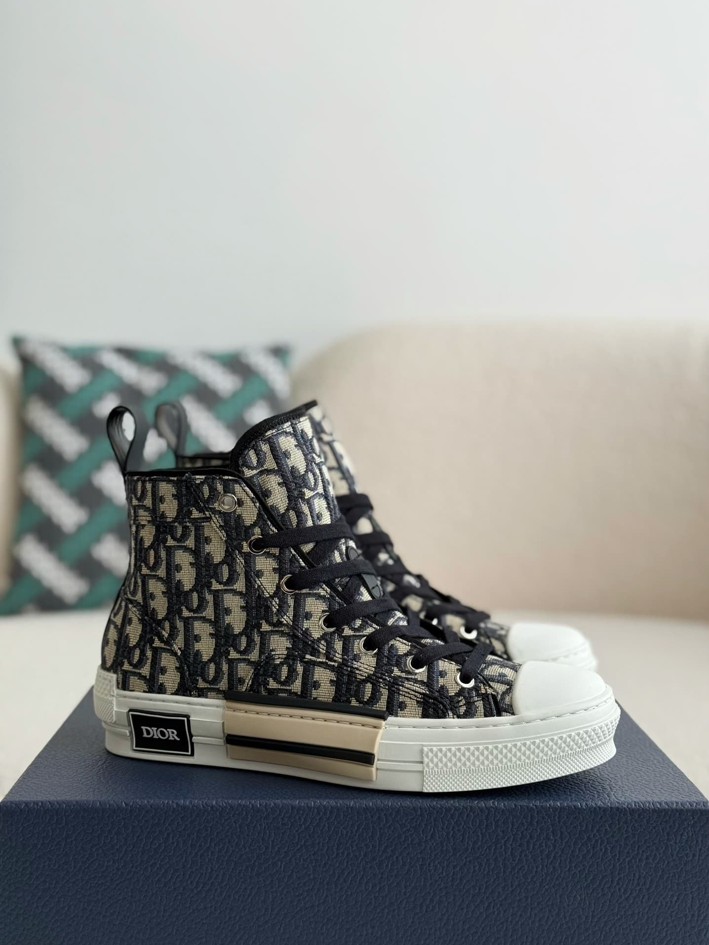 DR B23 logo print high top sneakers