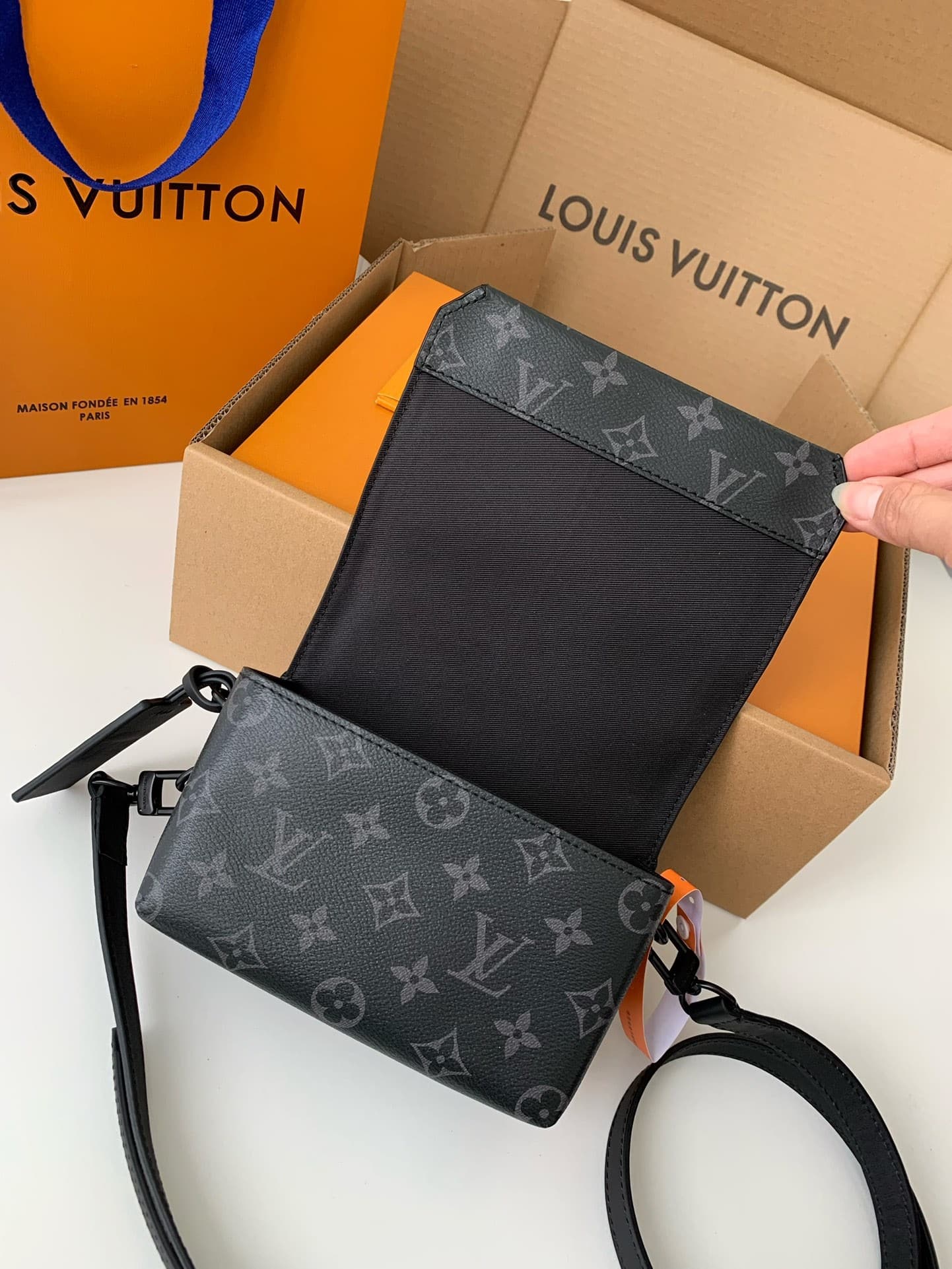 L X V FLAP 17.3*12*7cm
