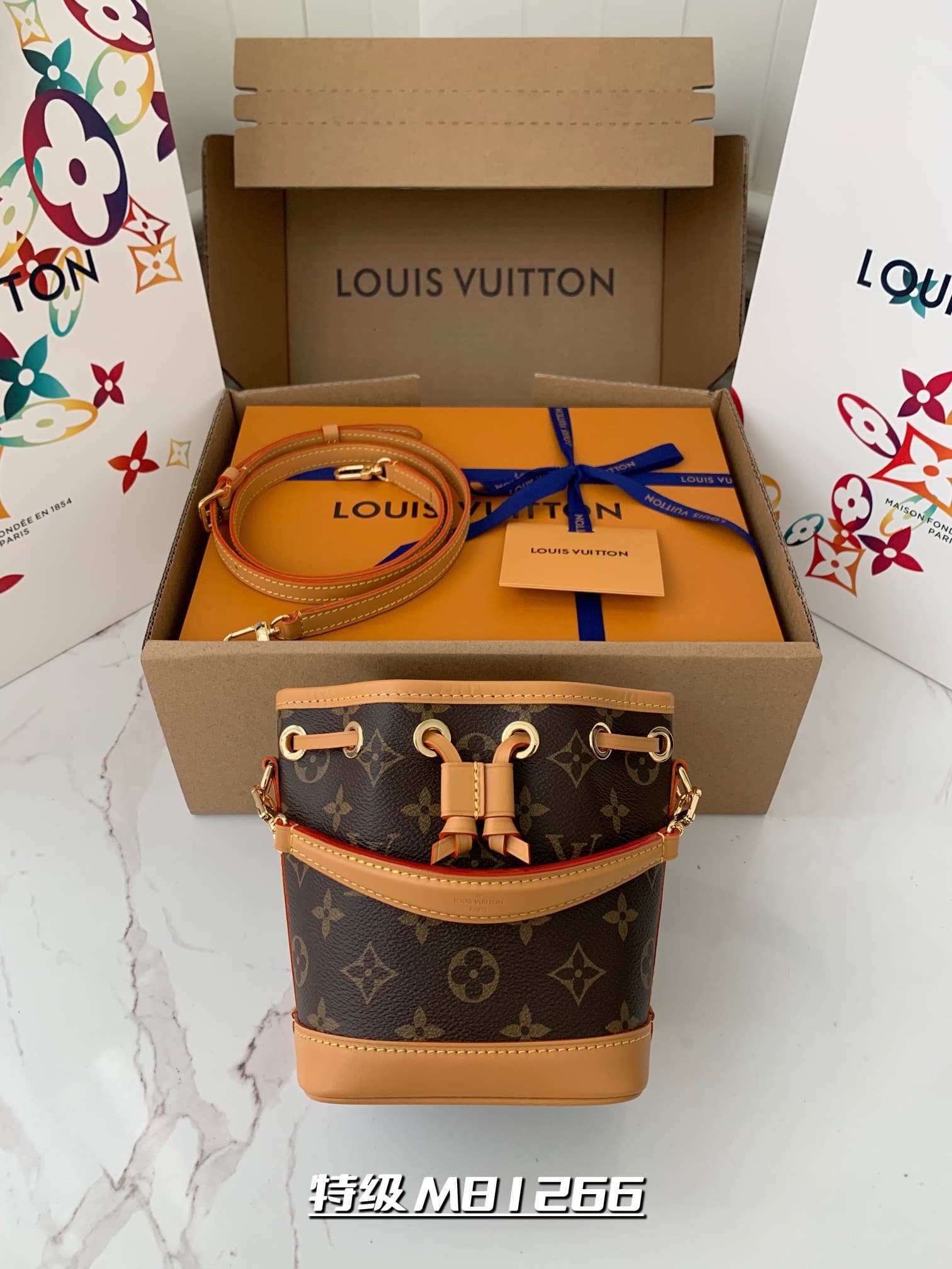 L X V NANO NOE M81266 size:13*16*10cm