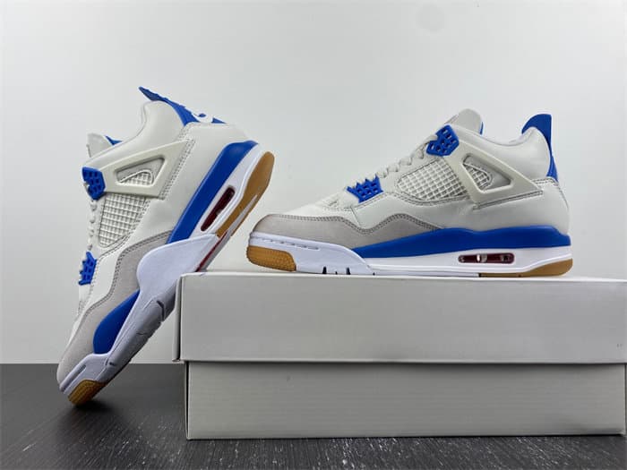 SB x JRD 4 “Sapphire” AJ4 DR5415-104