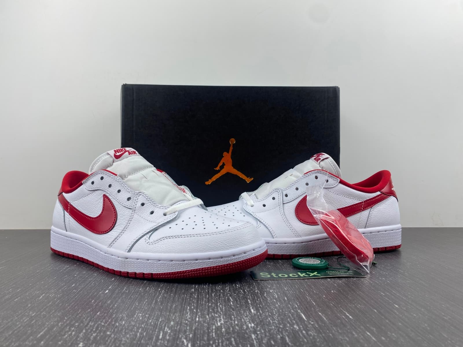 JRD 1 Retro Low White Varsity Red 705329-101