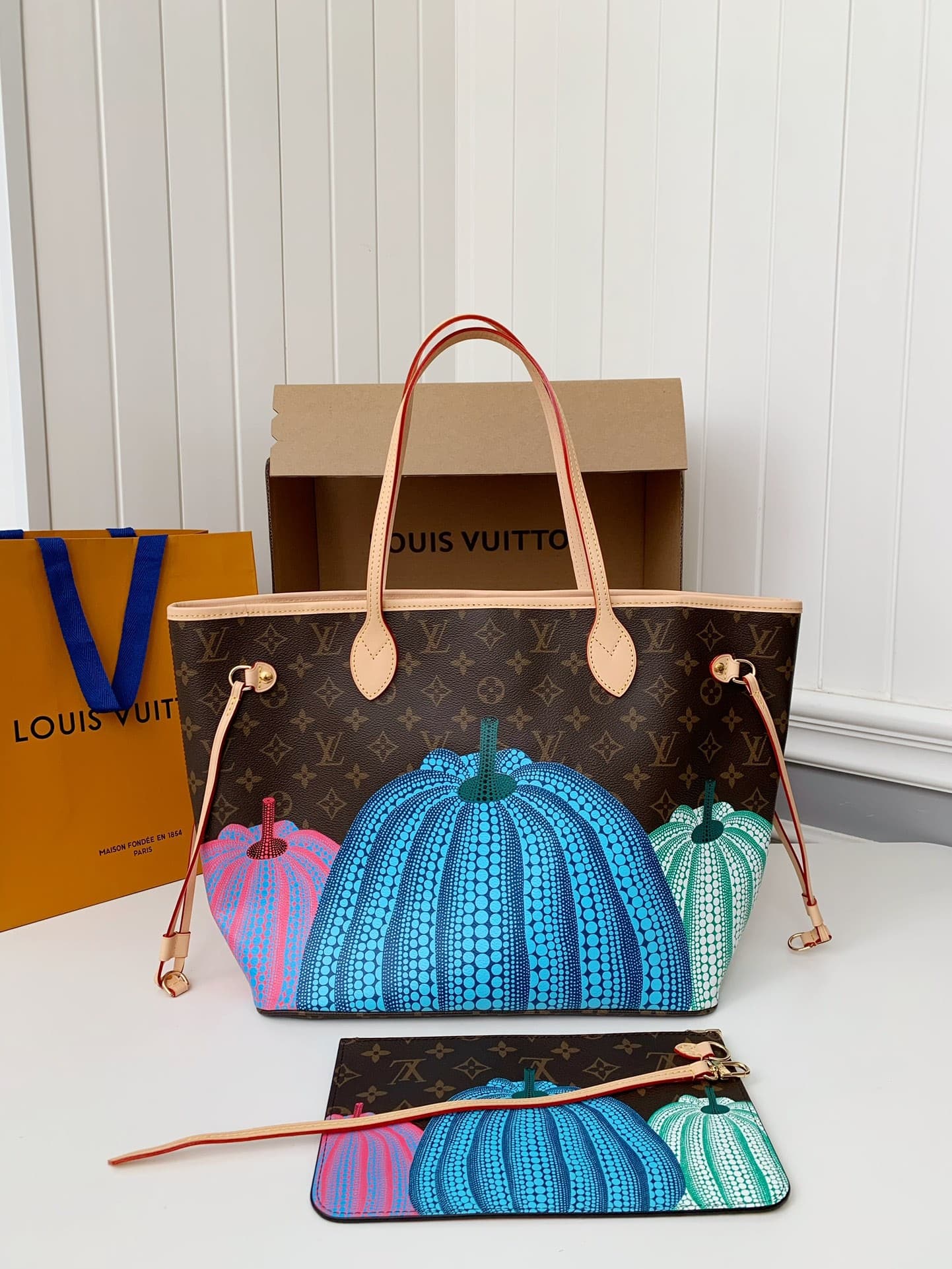 L X V x Yayoi Kusama NEVERFULL 31*28*14cm
