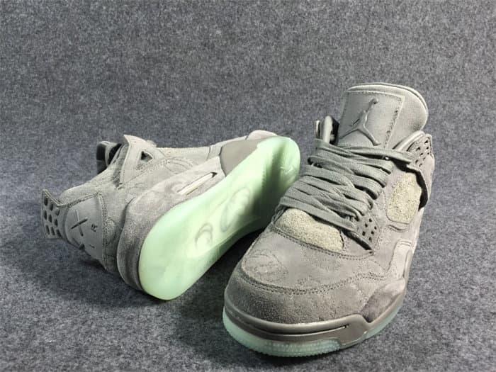 JRD 4 Retro Kaws 930155-003