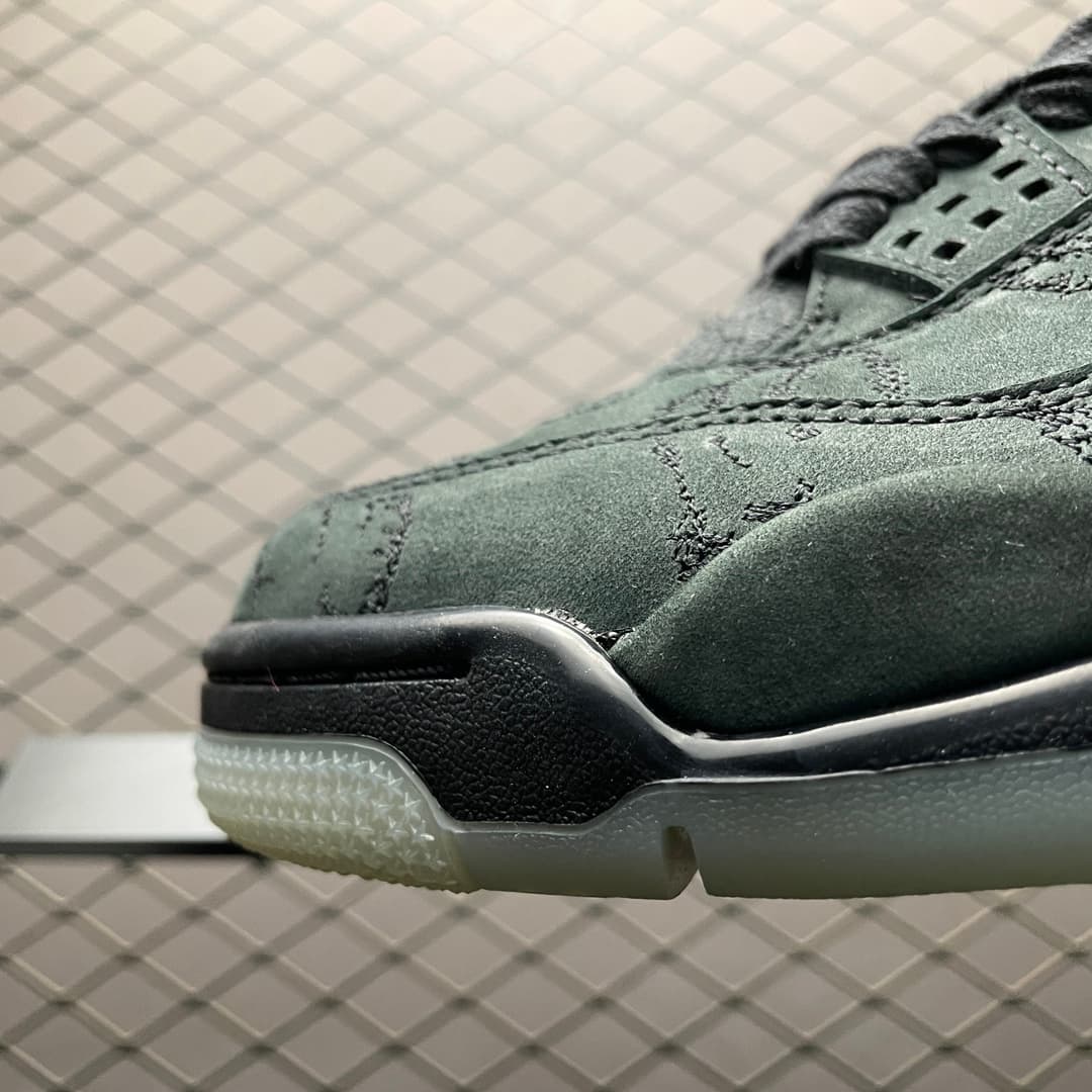 JRD 4 Retro Kaws