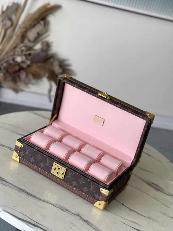 L X V Watch Storage Box Size:20.5x13.5x35cm